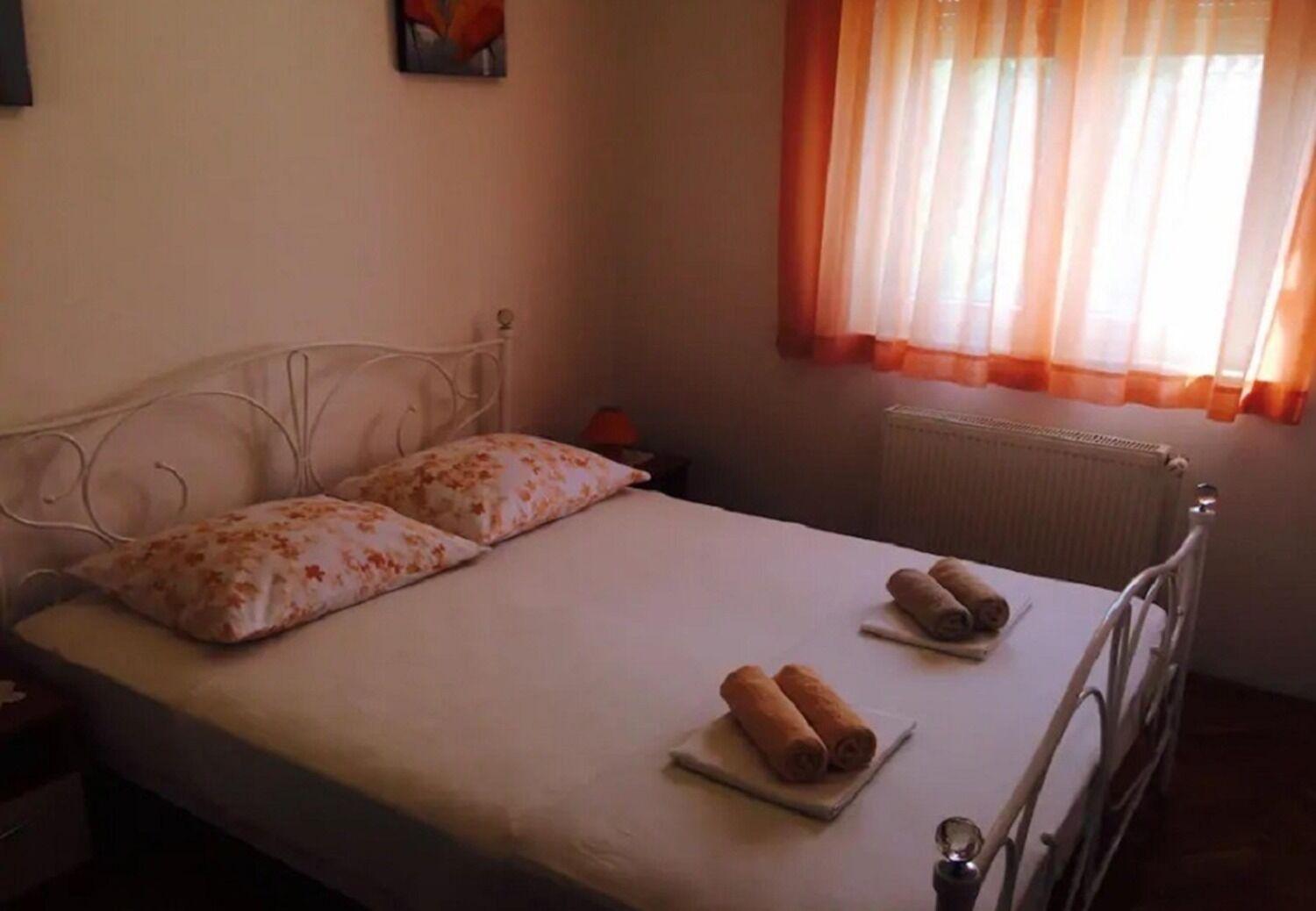 Apartments And Rooms Ognjen - Family Apartments With Free Parking Betina  Εξωτερικό φωτογραφία