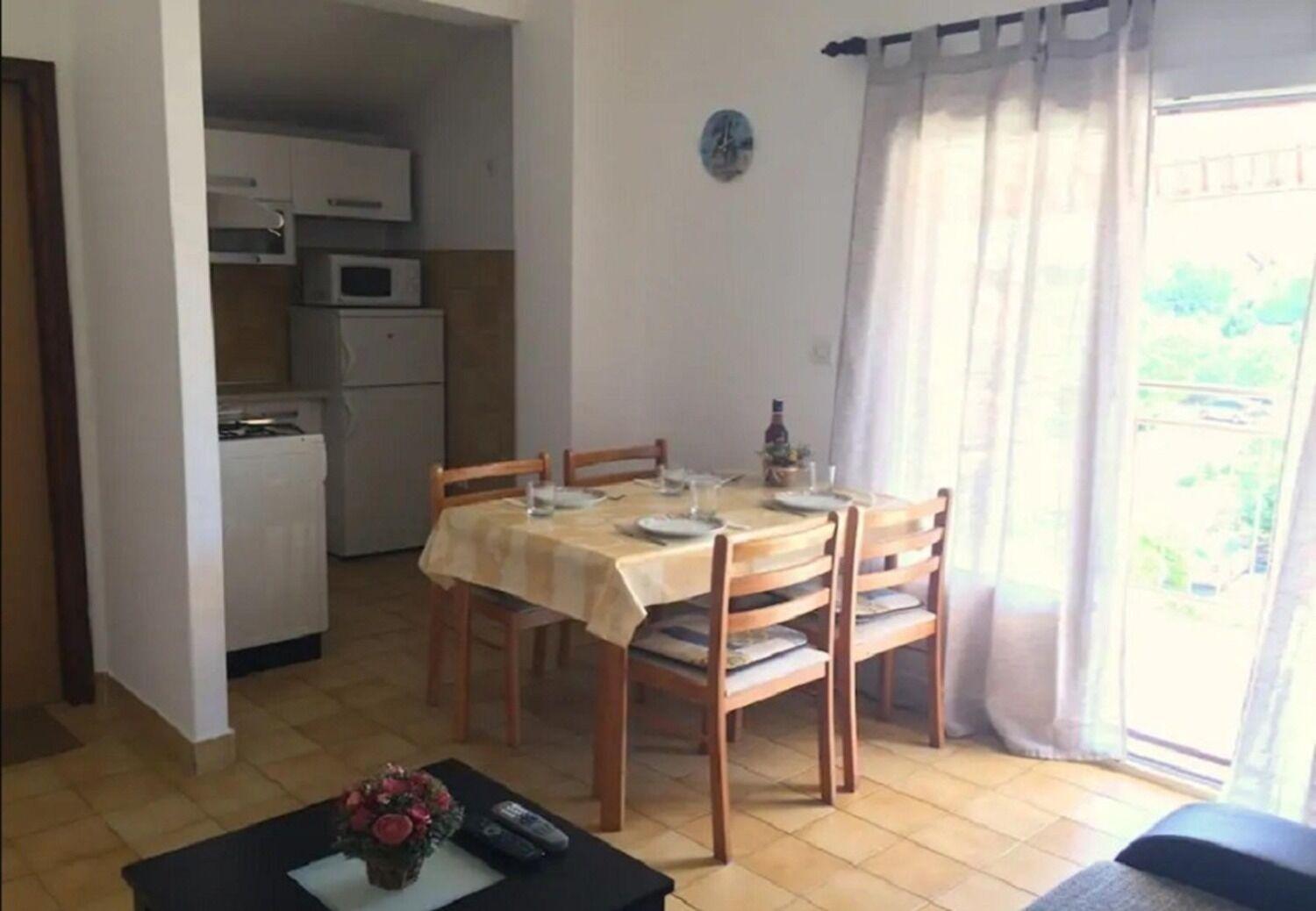 Apartments And Rooms Ognjen - Family Apartments With Free Parking Betina  Εξωτερικό φωτογραφία