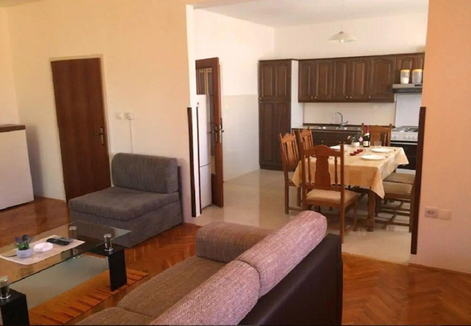 Apartments And Rooms Ognjen - Family Apartments With Free Parking Betina  Εξωτερικό φωτογραφία