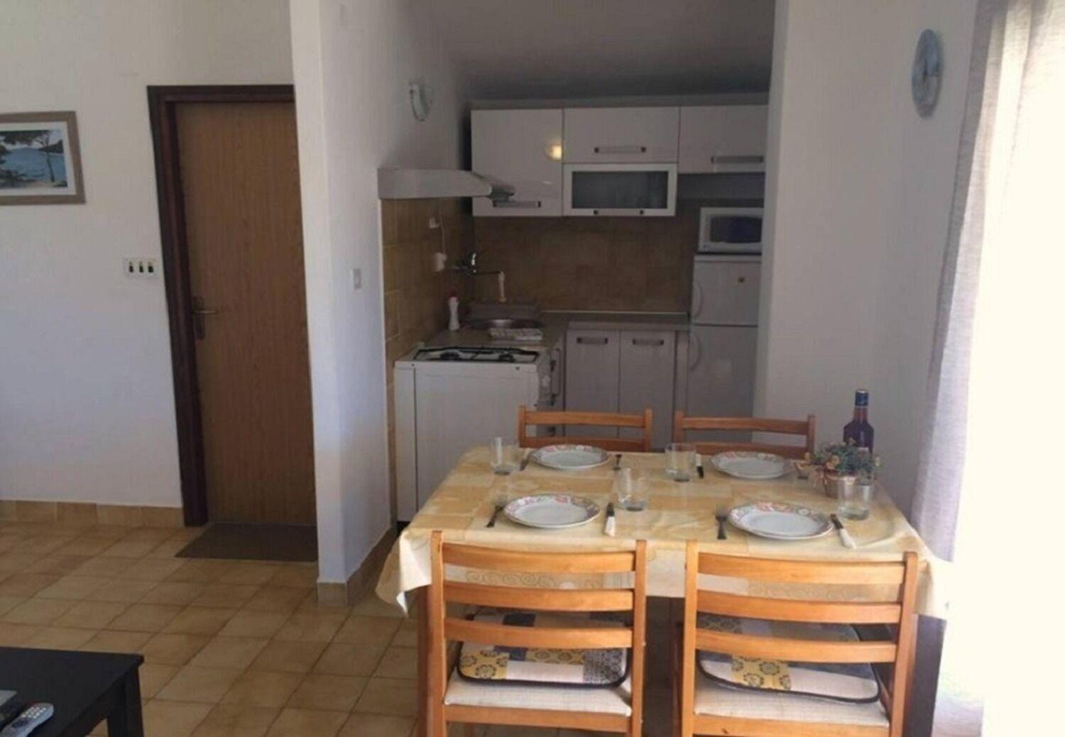 Apartments And Rooms Ognjen - Family Apartments With Free Parking Betina  Εξωτερικό φωτογραφία